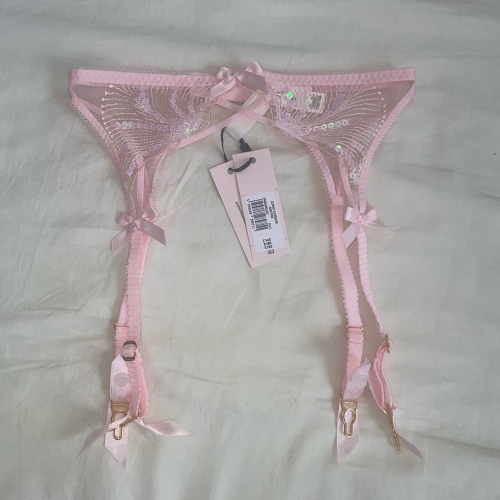 Agent Provocateur pink Quinny suspender, size 2
